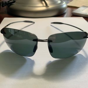 Maui Jim sunglasses- black, polarized